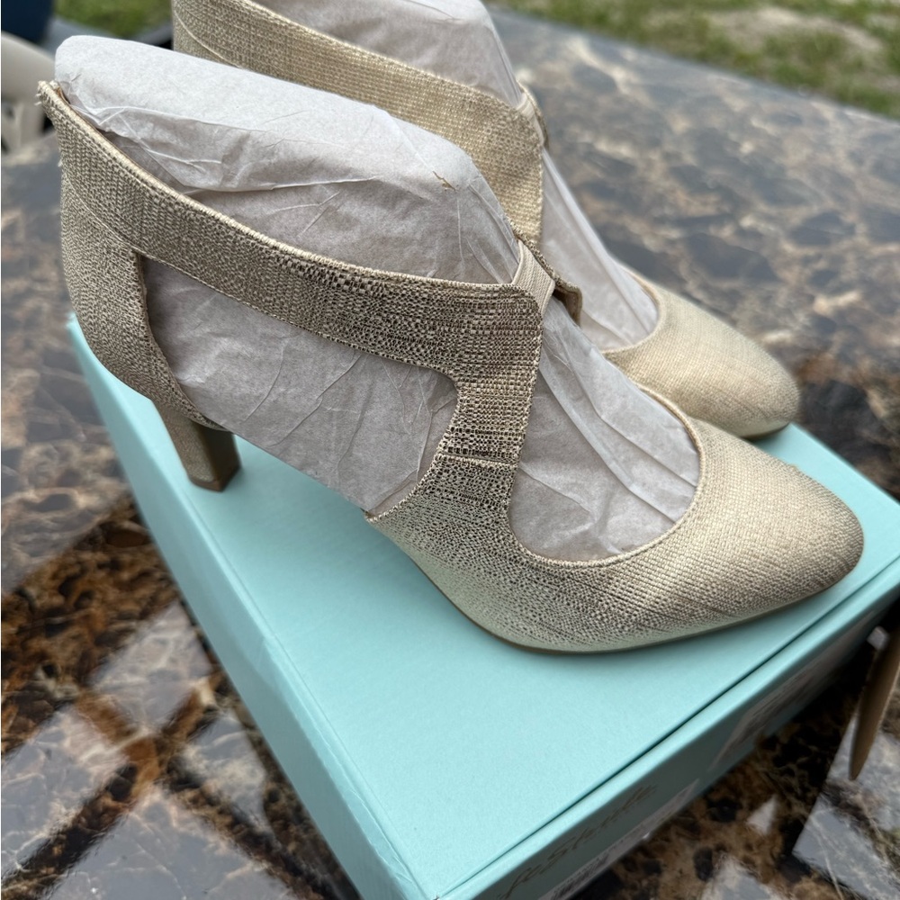 Elegant Gold Women's Heels